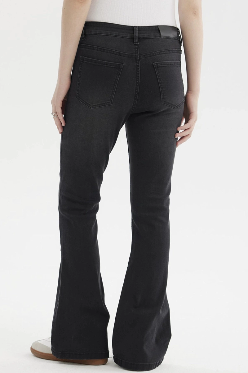 JEANS MUJER FLARE VALE NEGRO - 3