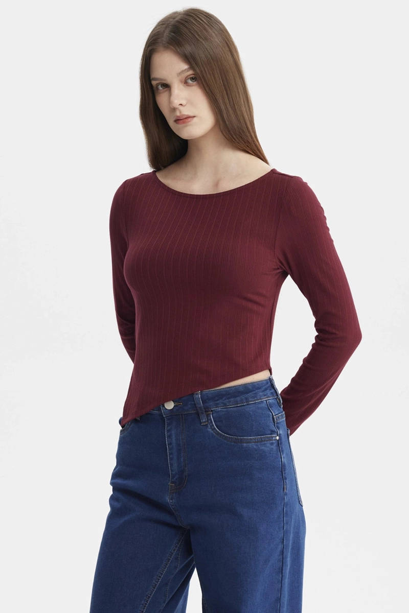 POLERA MUJER OJETILLO EN COSTADO ROJO - 2