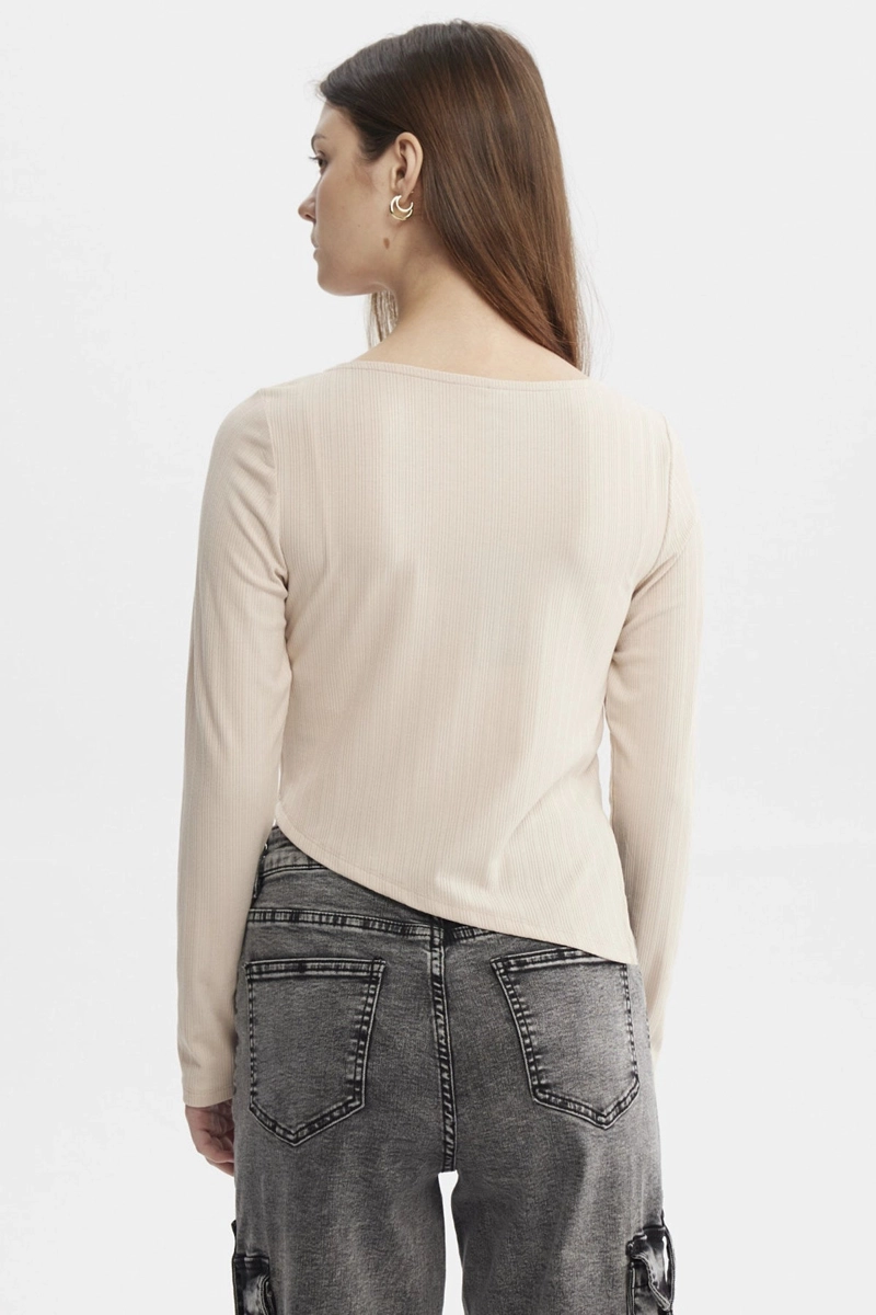 POLERA MUJER OJETILLO EN COSTADO BEIGE - 3