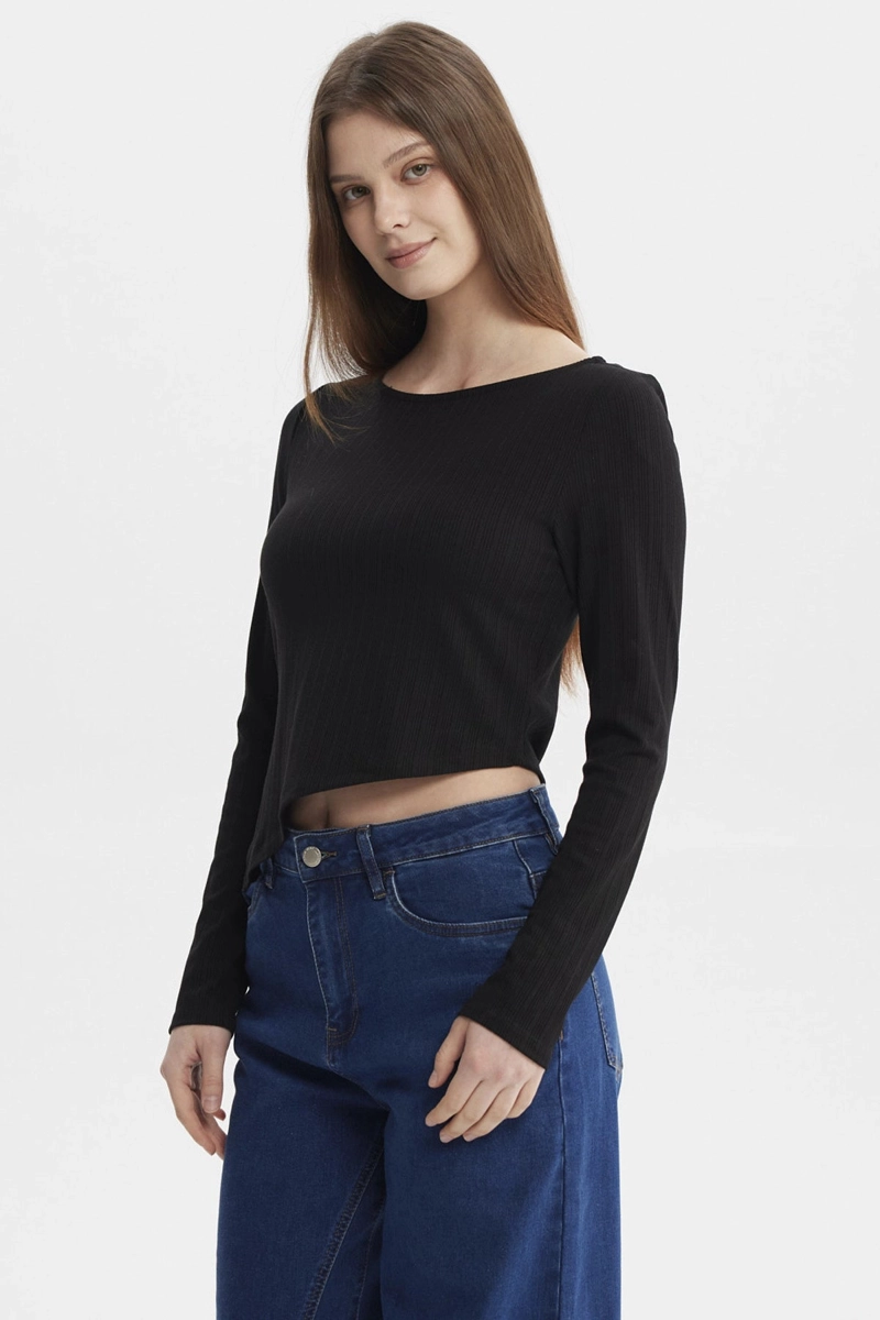 POLERA MUJER OJETILLO EN COSTADO NEGRO - 2