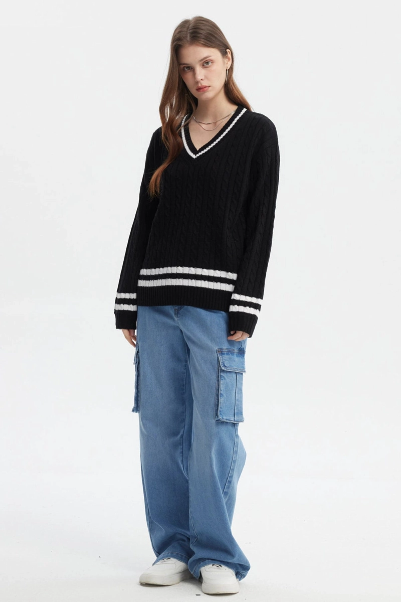 SWEATER MUJER CUELLO V RAYAS NEGRO - 4