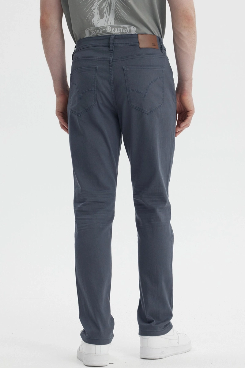 JEANS HOMBRE SLIM COLOR PETROLEO - 3