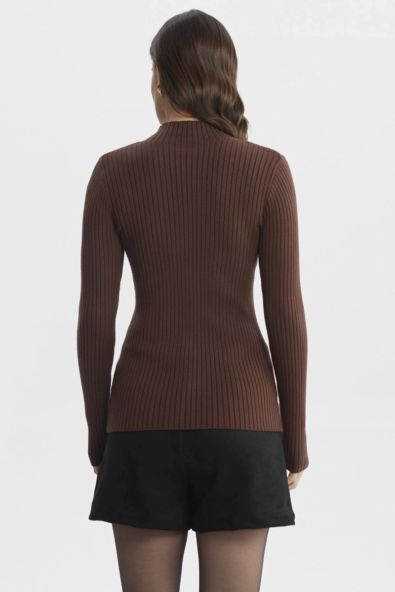 SWEATER MUJER AJUSTADO CAFE - 3
