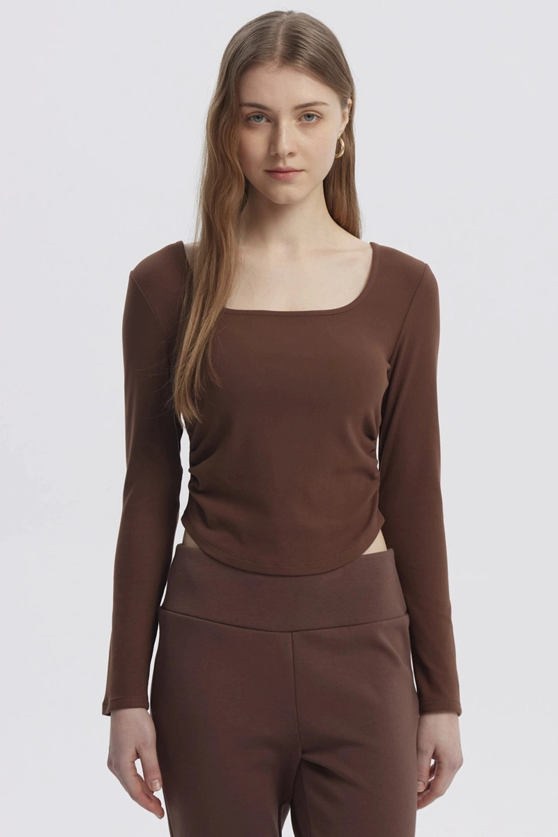POLERA MUJER BASIC CAFE  OSCURO - 1