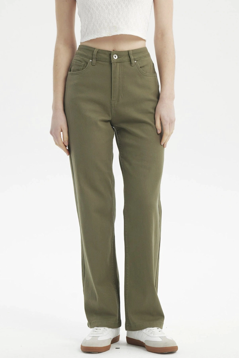 JEANS MUJER CALCE RECTO COLOR VERDE MILITAR - 1
