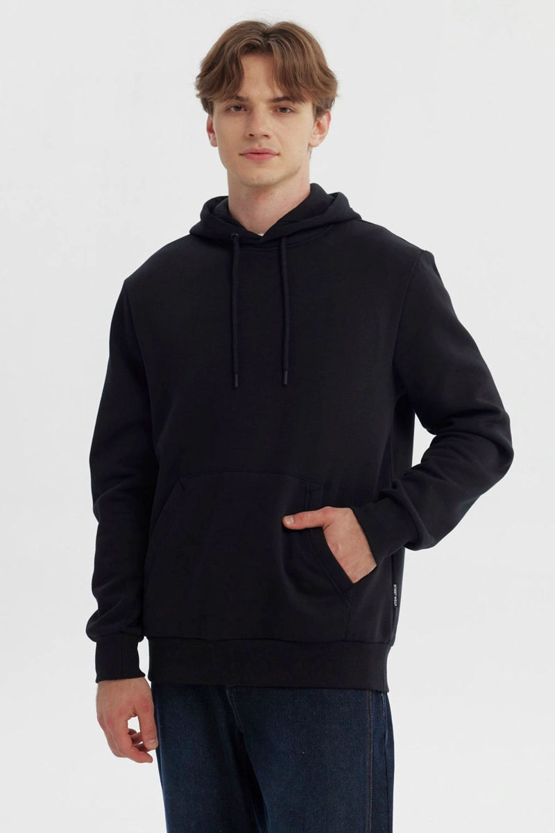 POLERON HOMBRE REGULAR NEGRO - 1