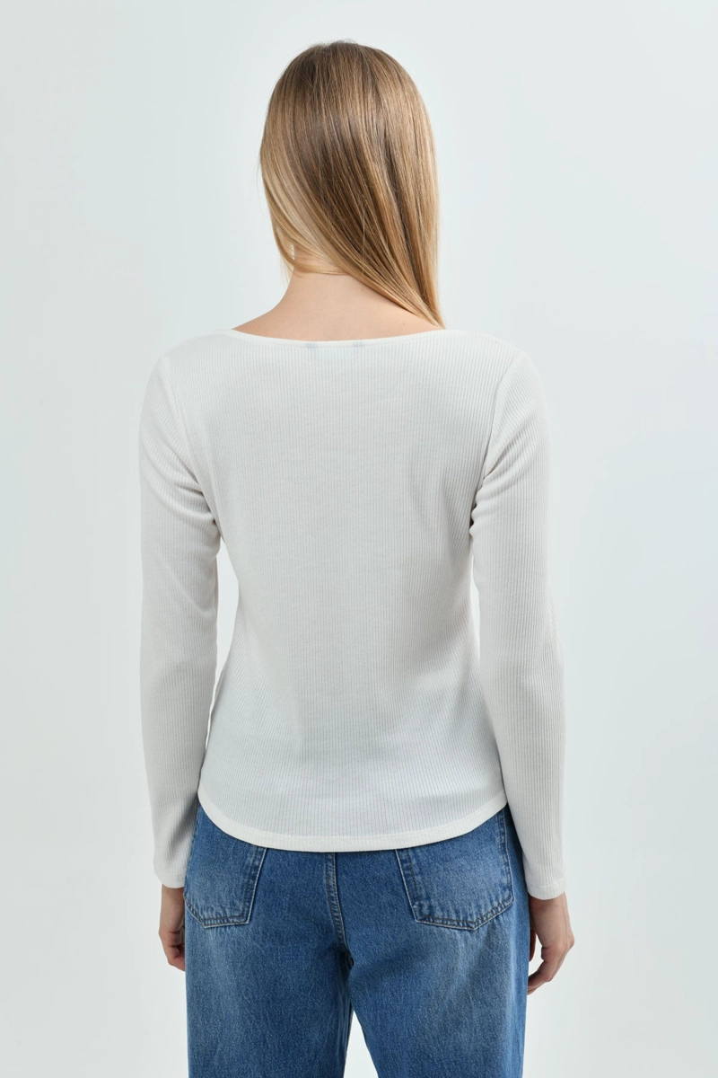 POLERA MUJER SLIM FIT CREMA - 3
