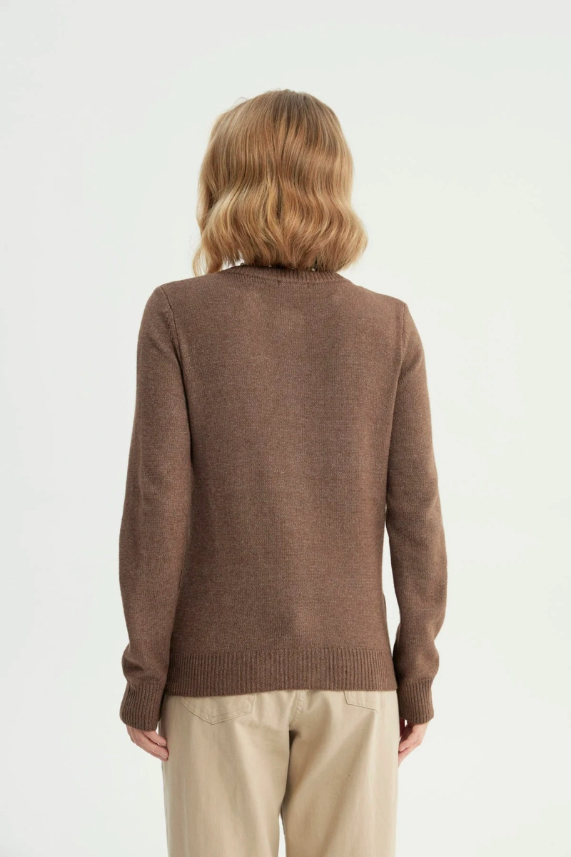 SWEATER MUJER REGULAR CAFE  OSCURO - 3