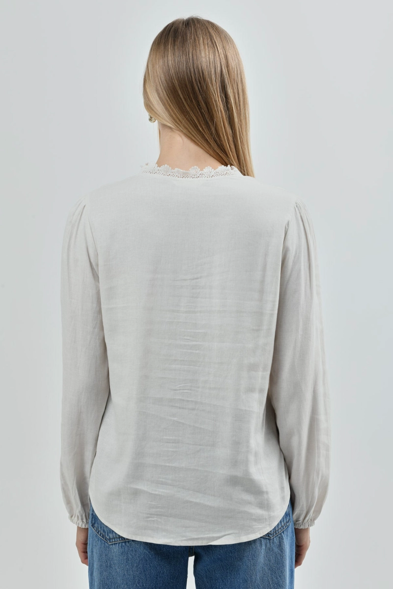 BLUSA CLASICA MUJER CREMA - 3