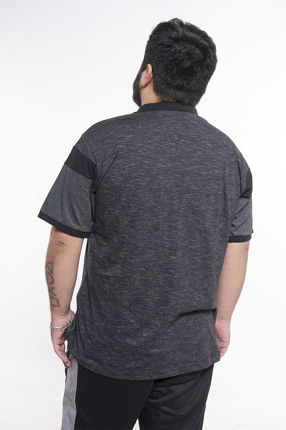 PLUS POLERA CUELLO SHOWBAR GRIS GANGSTER - 2