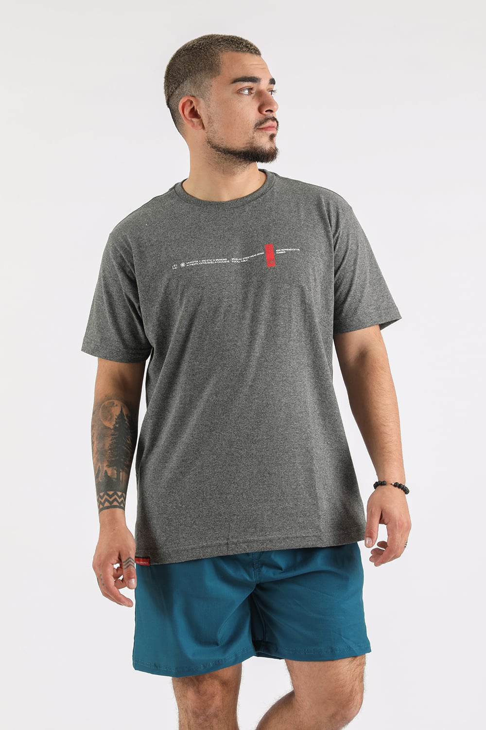 POLERA MC BASICA NARRATIVE GRIS GANGSTER - 1