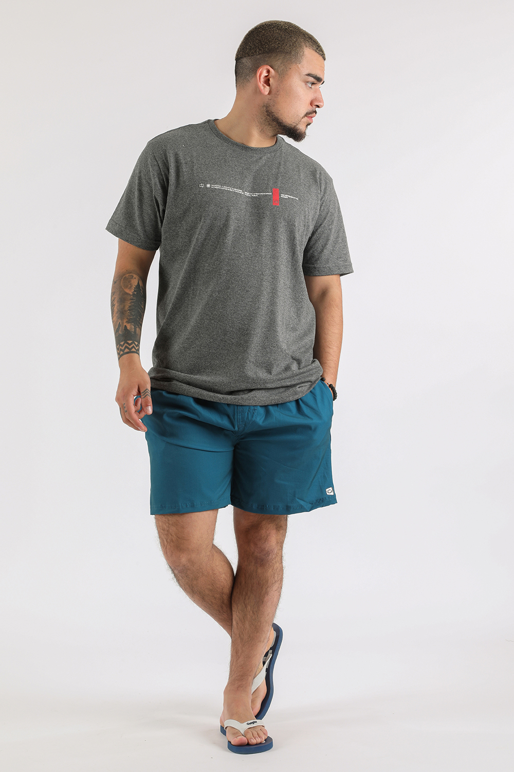 POLERA MC BASICA NARRATIVE GRIS GANGSTER - 4
