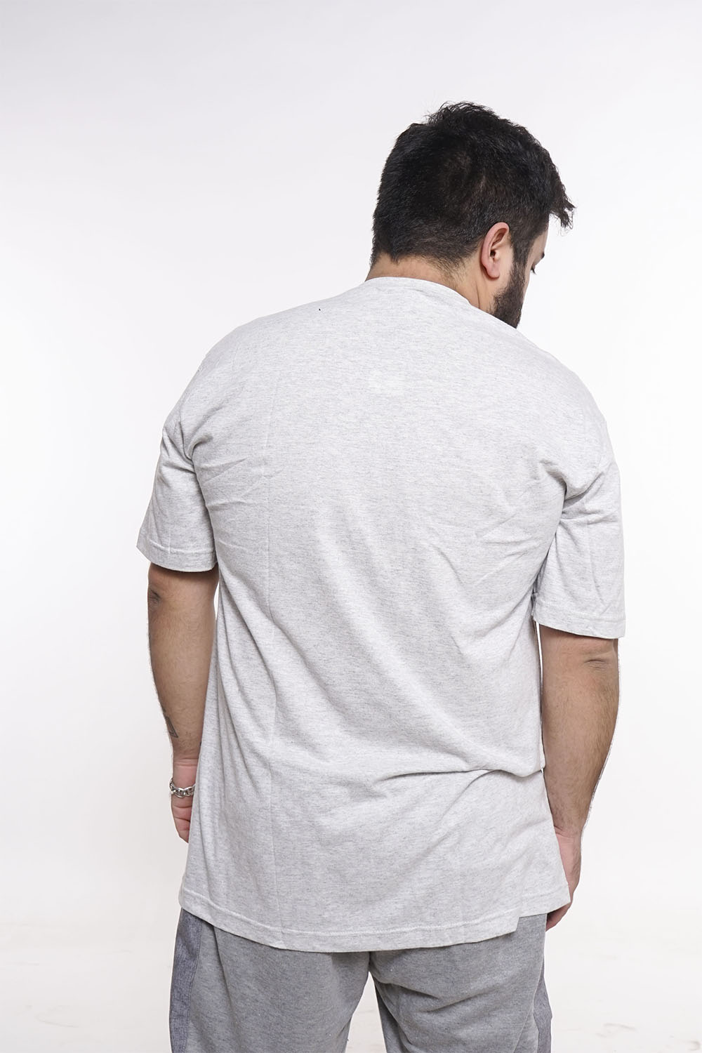 PLUS POLERA MC BASICA INTRIGUE GRIS GANGSTER - 2