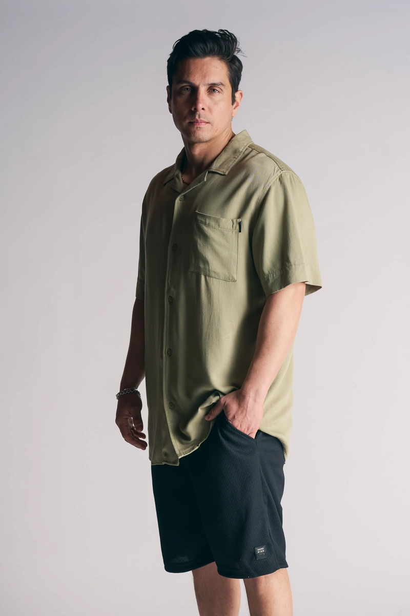 SHORT BERMUDA JOGGER LISO LOOSE NEGRO GANGSTER - 1