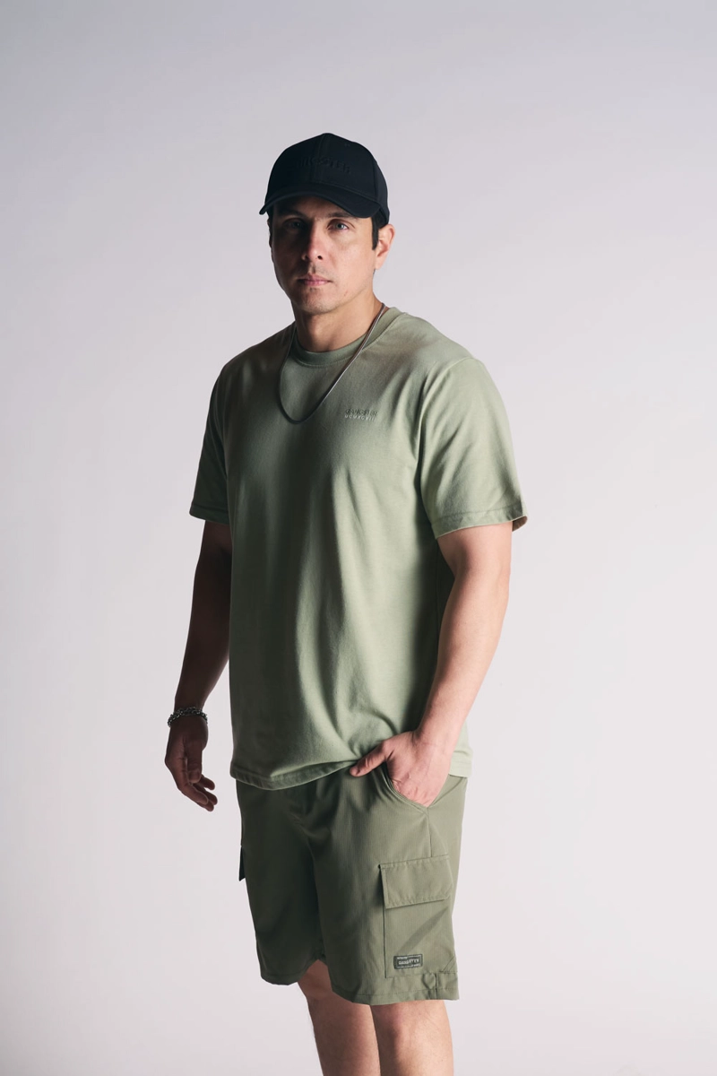 POLERA MC BASICA ESSENTIAL VERDE - 4