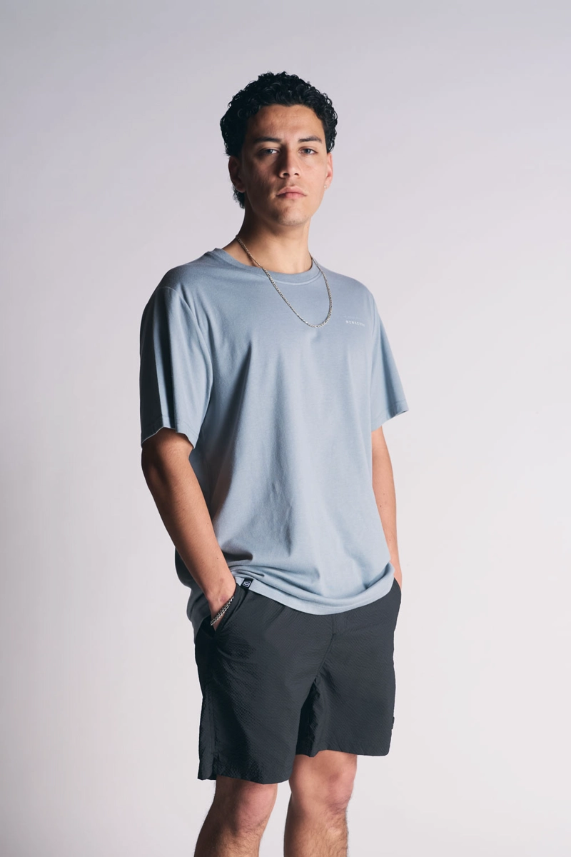 POLERA MC BASICA ESSENTIAL GRIS - 1