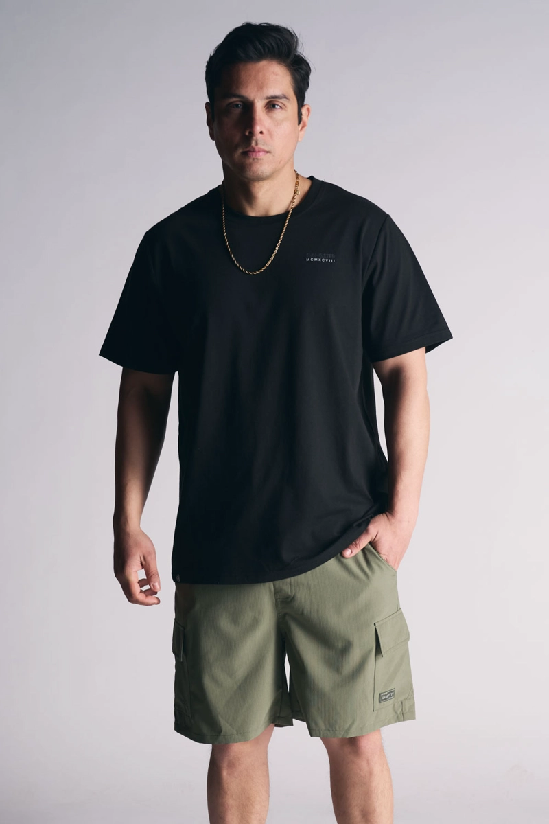 POLERA MC BASICA ESSENTIAL NEGRO - 1