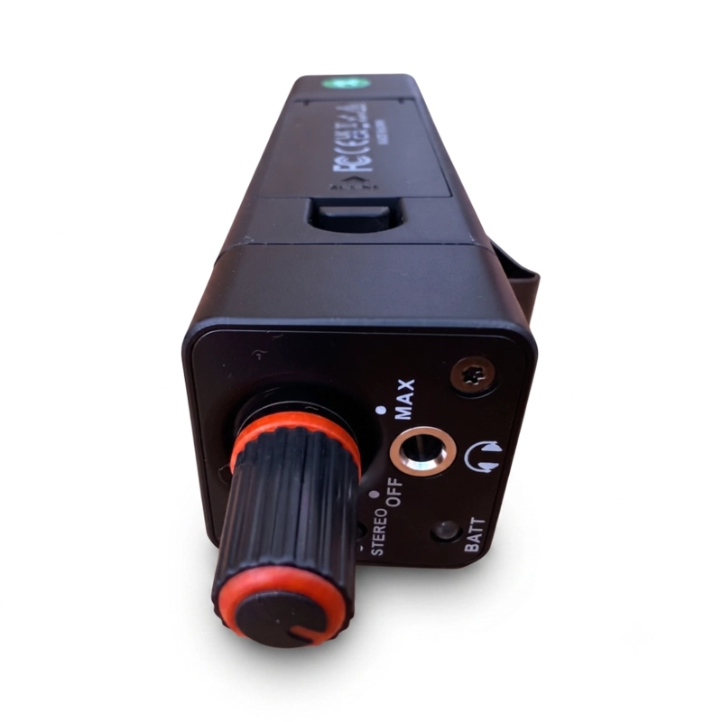AMPLIFICADOR DE MONITOREO IN-EAR XVIVE P4 PROFESIONAL CON ENTRADA XLR/TRS - 1