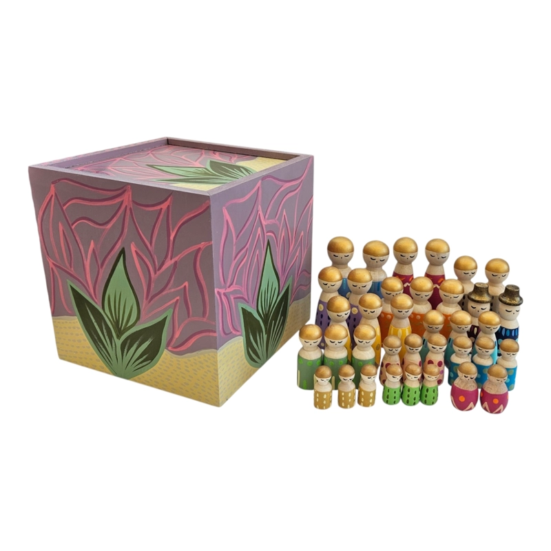CAJA CON 36 FAMORES DE MADERA - 1