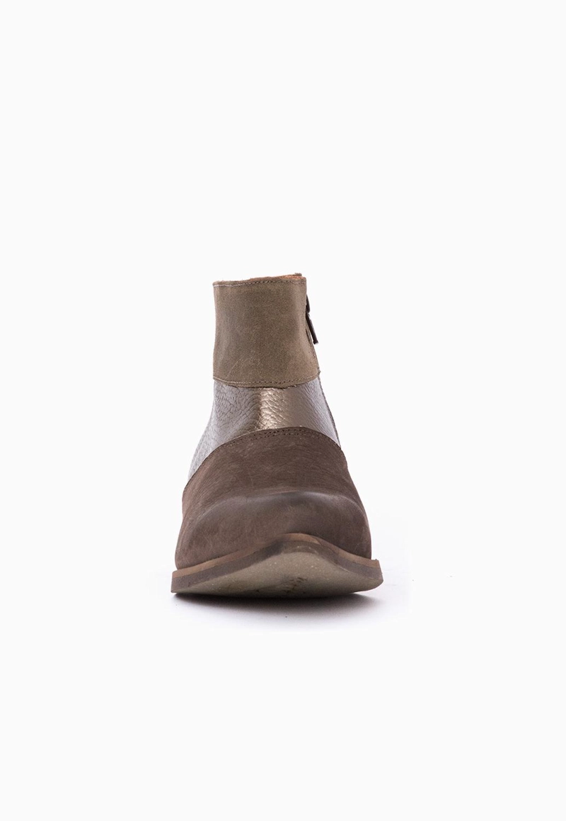 BOTIN CUERO MUJER  CAMELIA CAFE METALICO - 4