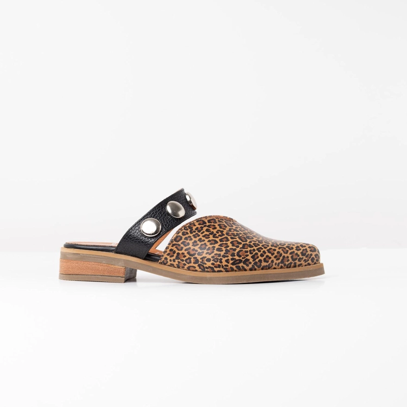 BABUCHA MUJER CUERO  PIBI LEOPARDO NEGRO 37