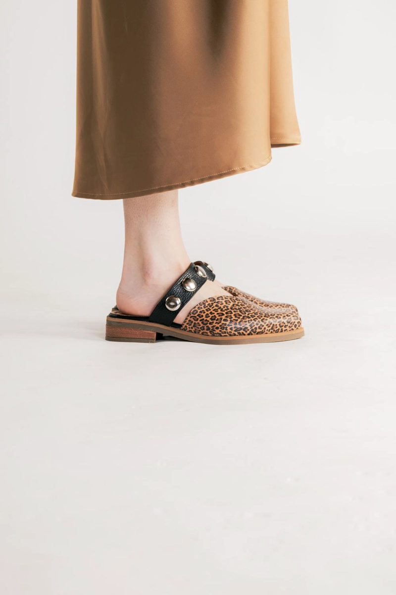 BABUCHA MUJER CUERO  PIBI LEOPARDO NEGRO - 4