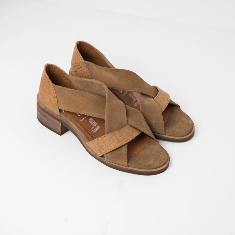 SANDALIA MUJER CUERO  TORTOLITA TAUPE - 2