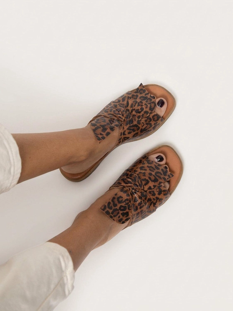 SANDALIA CUERO MUJER  FIOFIO LEOPARDO - 4