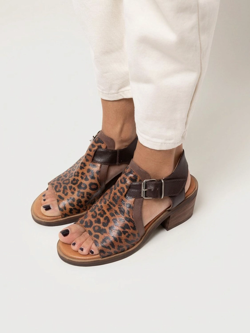 SANDALIA CUERO MUJER GUANAY LEOPARDO CAFE - 6