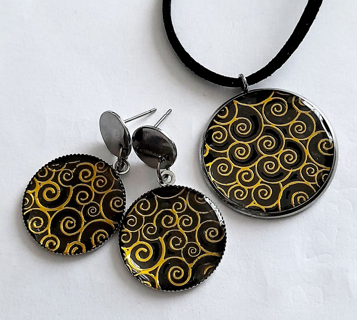 CONJUNTO RESINA DISEÑOS DORADOS - 1
