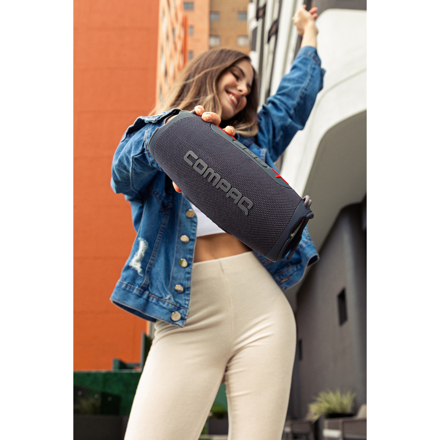 PARLANTE BLUETOOTH COMPAQ 5.0 PORTÁTIL CMQ35W IPX6 - 7