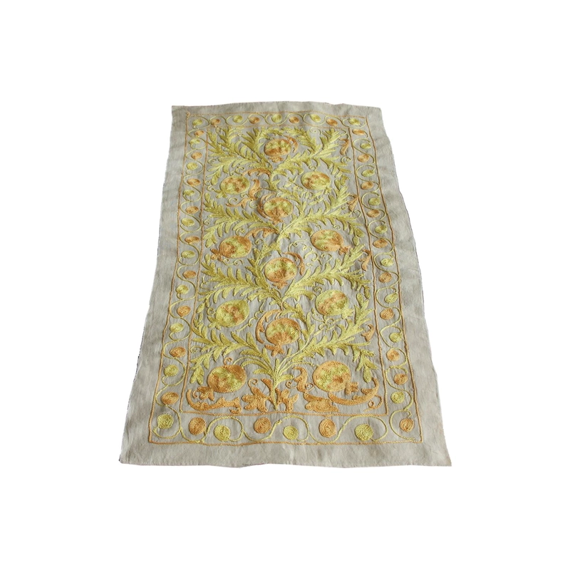 CAMINO DE MESA BORDADO SUZANI JIVA 96 CMS - 1