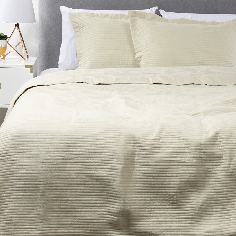 CUBRECAMA BORDADO PREWASH KING CREMA - 1