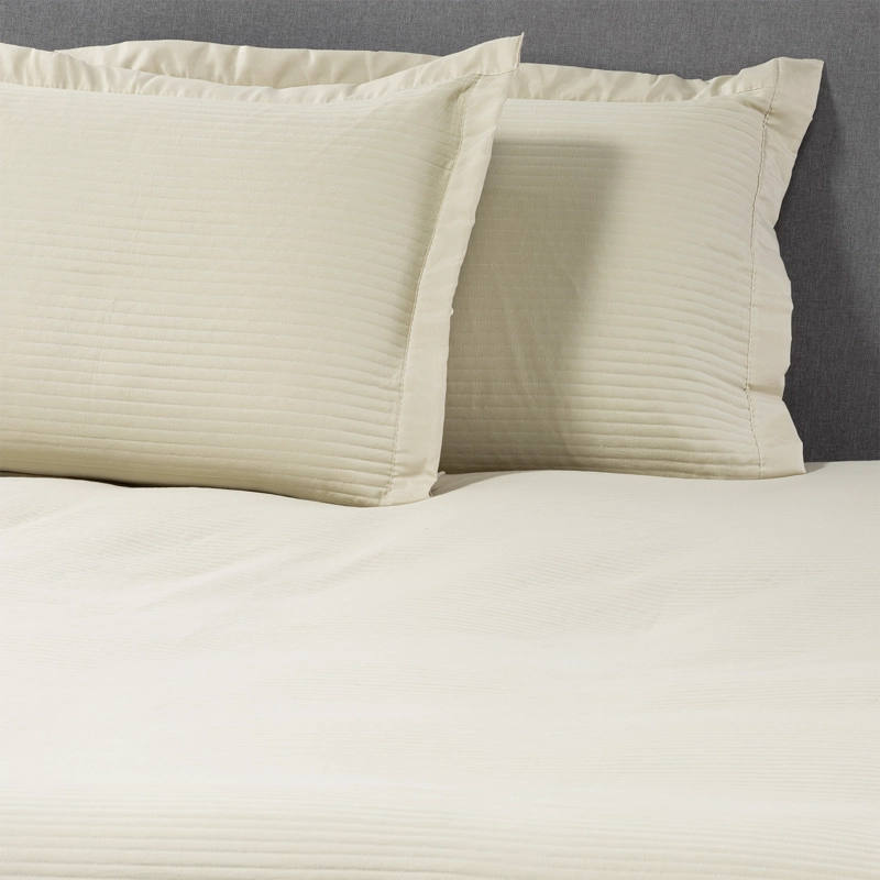 CUBRECAMA BORDADO PREWASH KING CREMA - 2