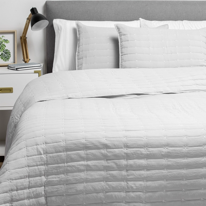 CUBRECAMA BORDADO PREWASH KING BLANCO H - 1