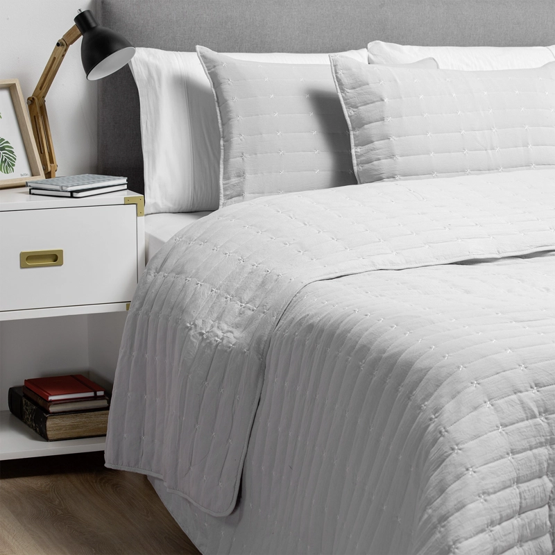 CUBRECAMA BORDADO PREWASH KING BLANCO H - 4