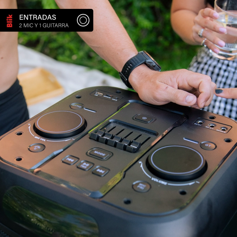 PARLANTE BLUETOOTH KARAOKE CON MICROFONO BLIK LIGHTUP700 - 7