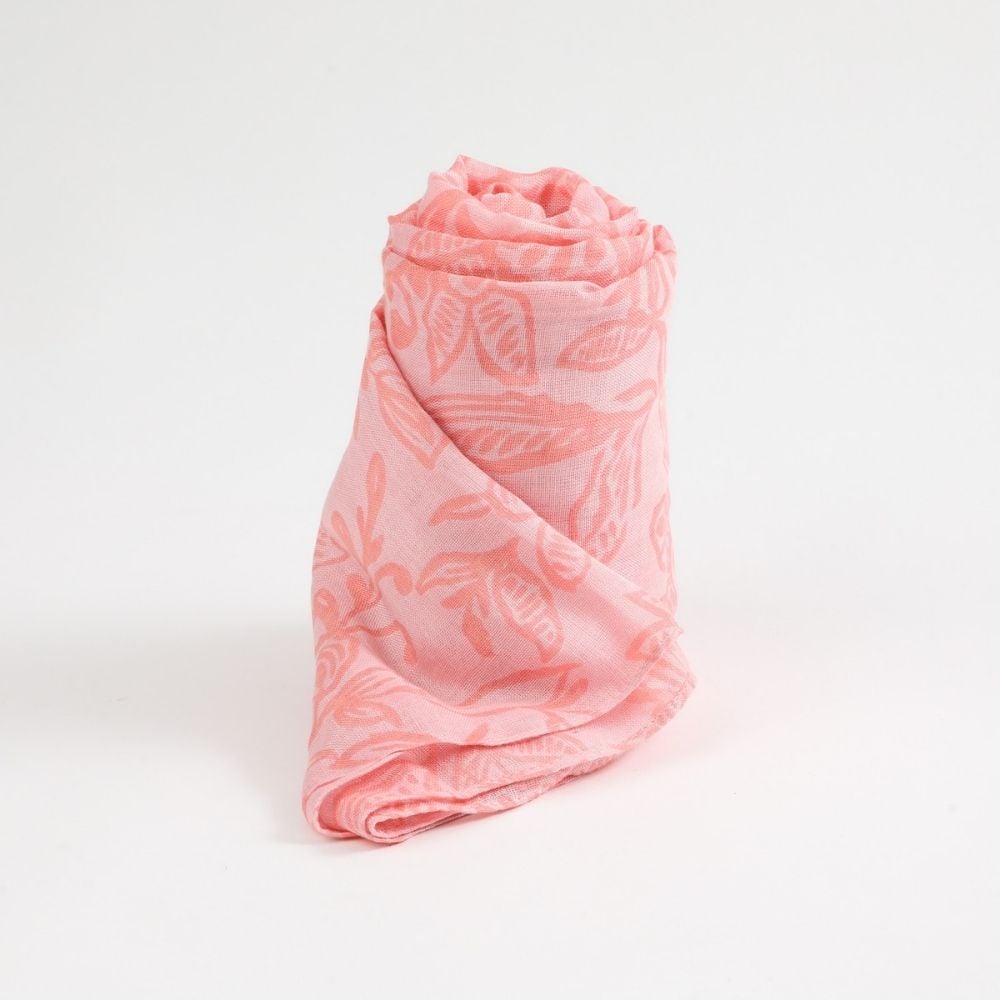 PAÑUELO ESTAMPADO CARLA HOJAS ROSADO TATIENNE - 1