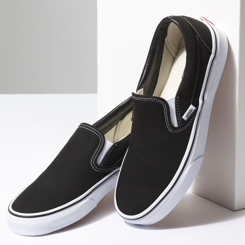 ZAPATILLAS UNISEX UA CLASSIC SLIP-ON NEGRA VANS - 8