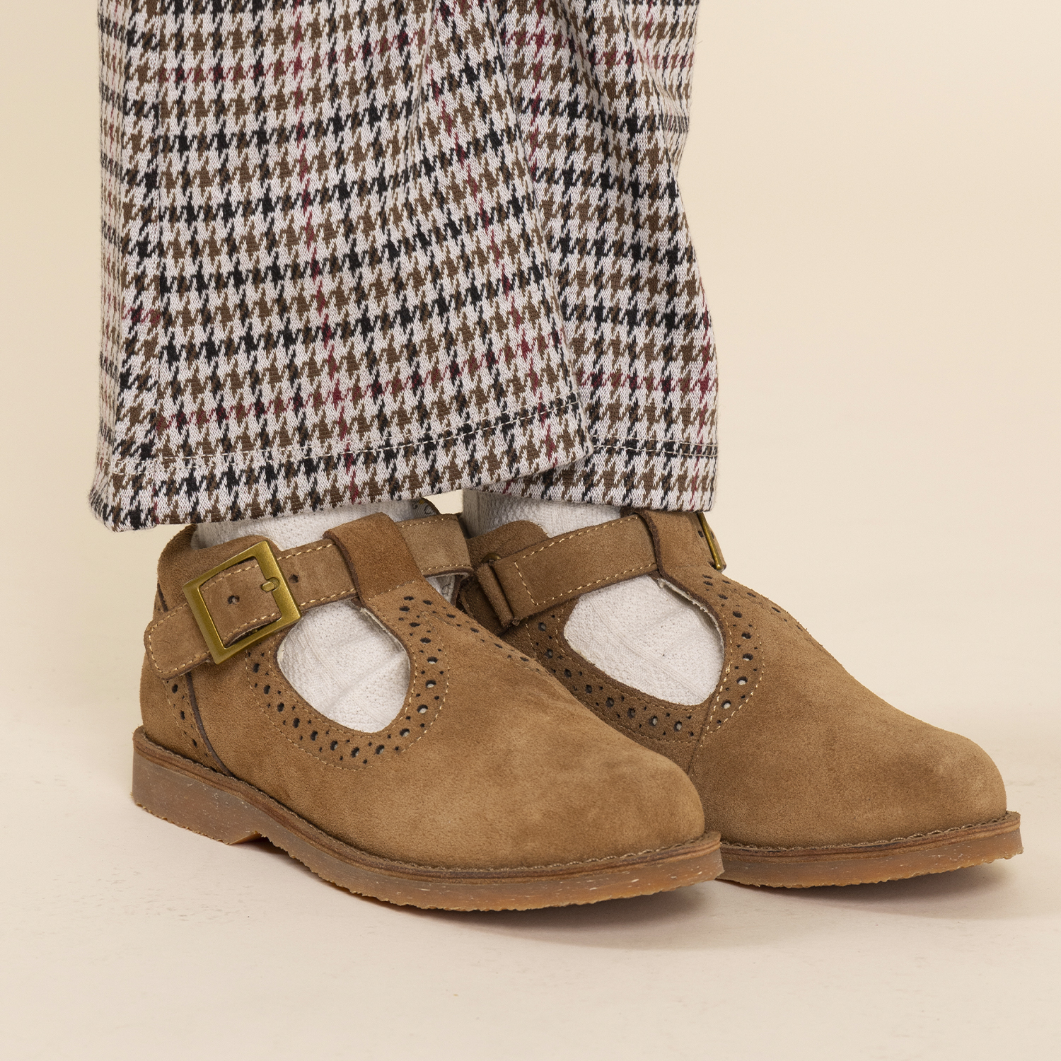 GUILLERMINA CUERO NIÑA DOMINGA CAFÉ HUSH PUPPIES - 2
