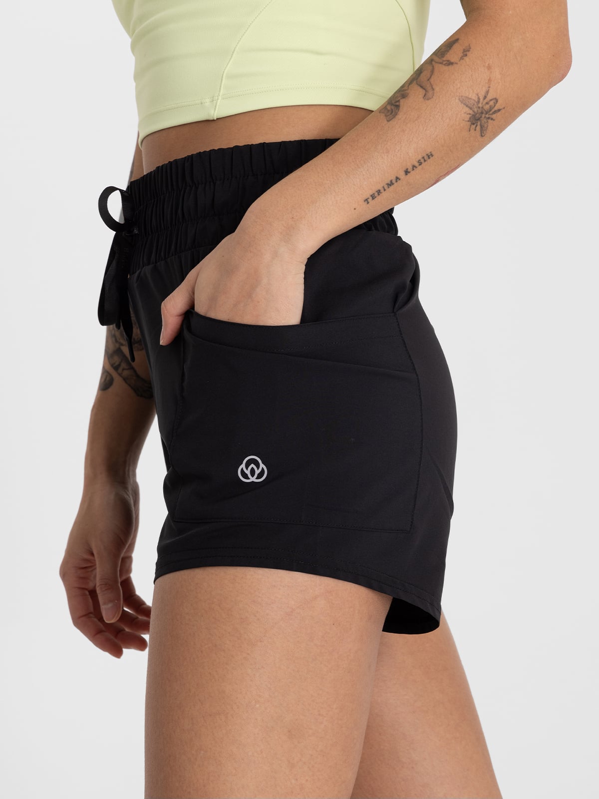 SHORT DEPORTIVO STRAIGHT FIT MUJER BSOUL NEGRO AURA - 5