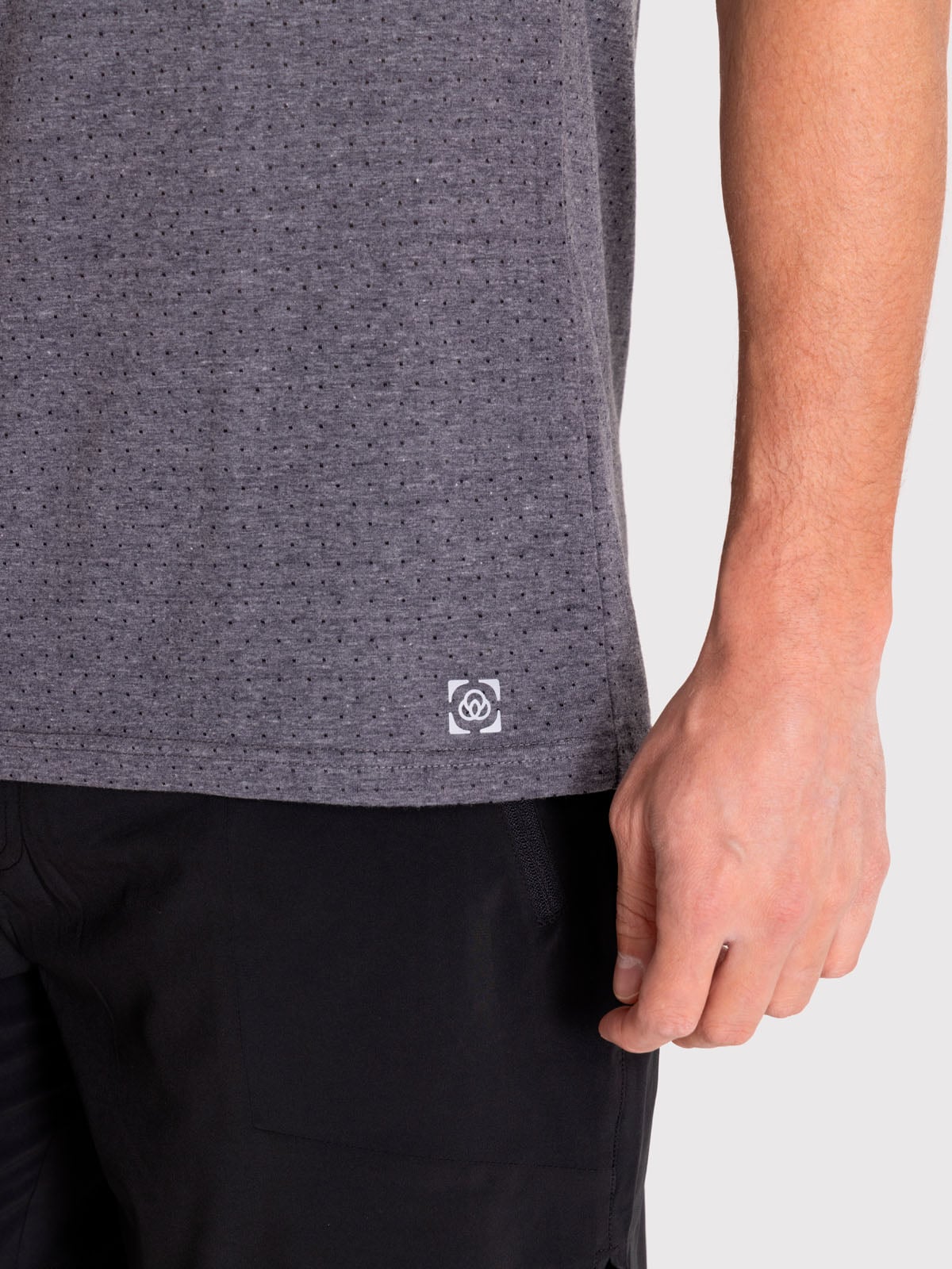 POLERA DEPORTIVA HOMBRE TRAINING VEST GRIS OSCURO BSOUL - 5