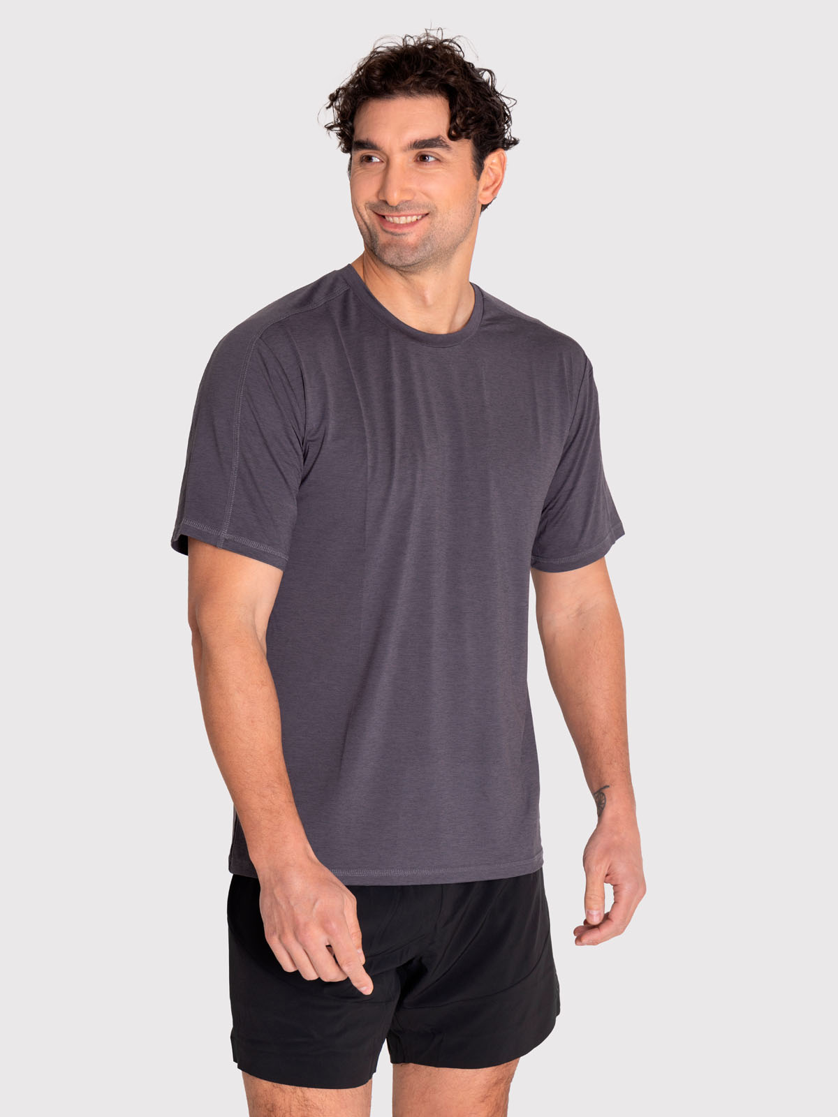 POLERA DEPORTIVA HOMBRE TRAIN SHIRT GRIS OSCURO BSOUL - 1