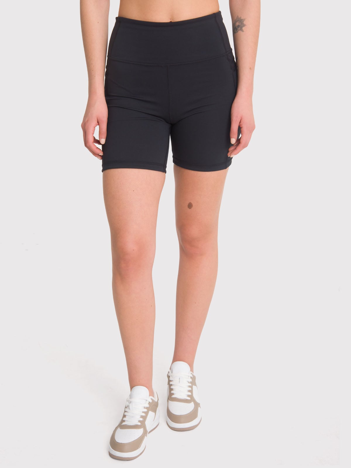 SHORT DEPORTIVO MUJER ROSE NEGRO BSOUL - 4