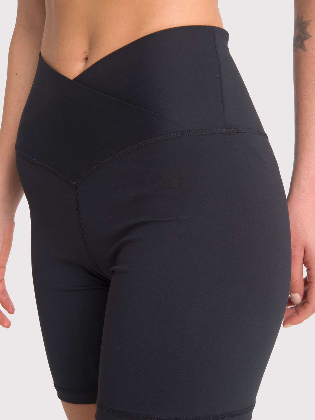 CALZA BIKER MUJER LIVIA NEGRO BSOUL - 6