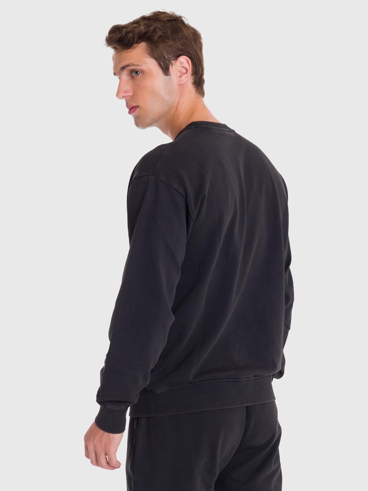 POLERÓN HOMBRE TERRY CREW EN COLOR NEGRO BSOUL - 4