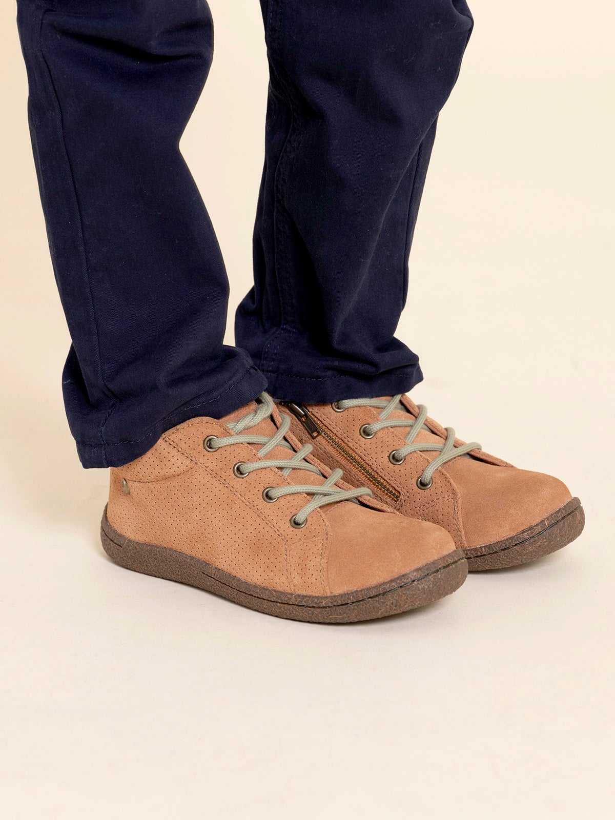 ZAPATILLA CUERO HERVEY NIÑO CAFÉ HUSH PUPPIES - 2