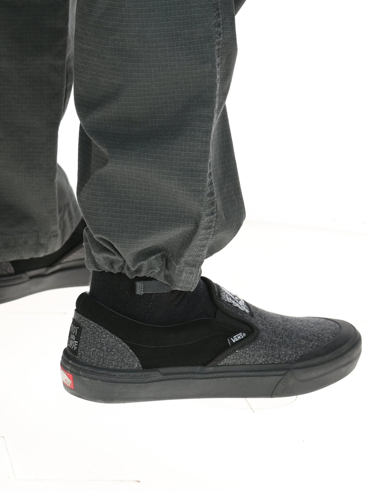 PANTALÓN HOMBRE CARGO GRIS BURTON - 7