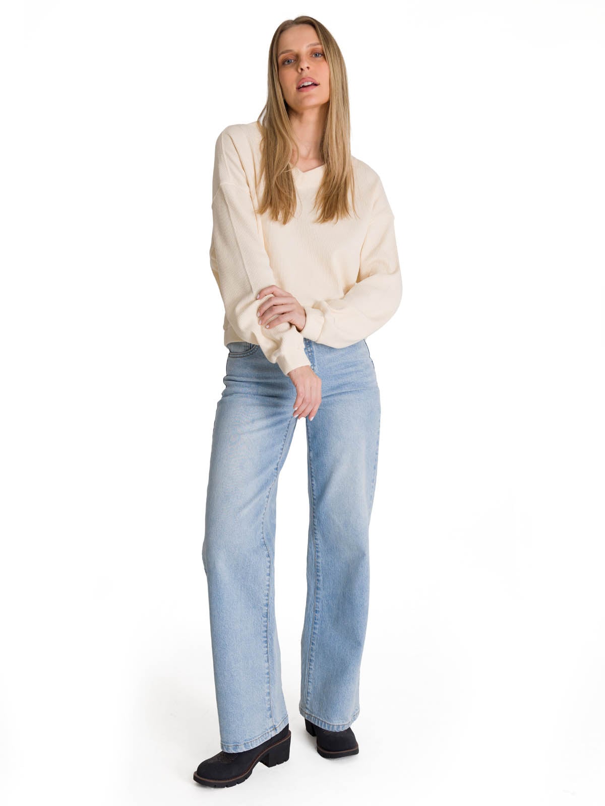 POLERON CUELLO EN V MUJER OVERSIZE WAFFLE BLANCO CAT - 6