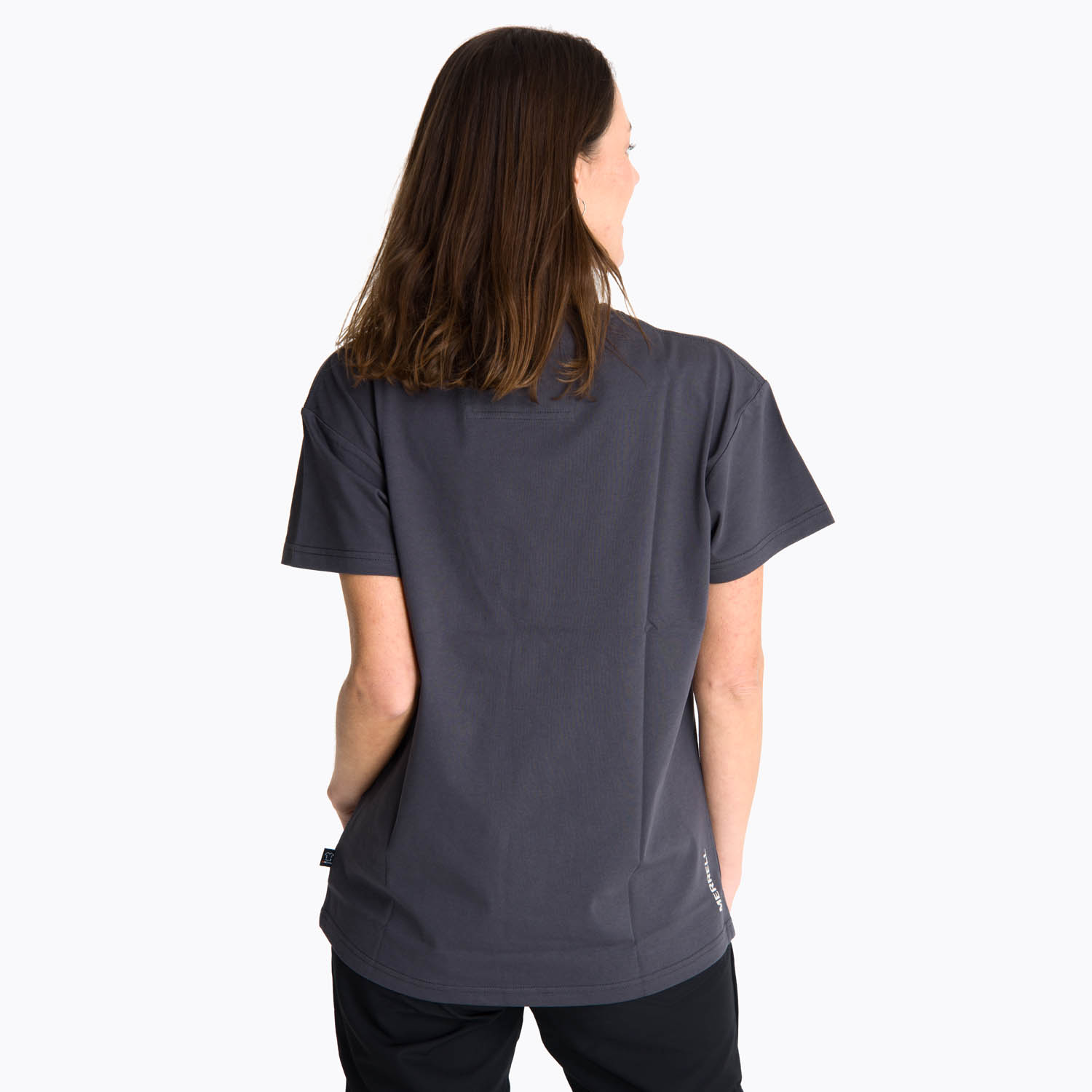 POLERA MANGA CORTA MUJER HATA GRIS OSCURO MERRELL - 4